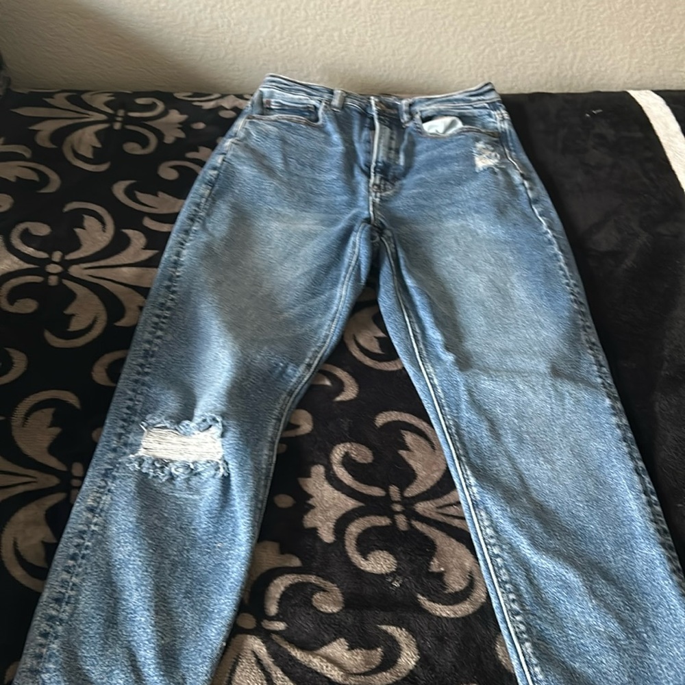 Stretch Ripped Jeans